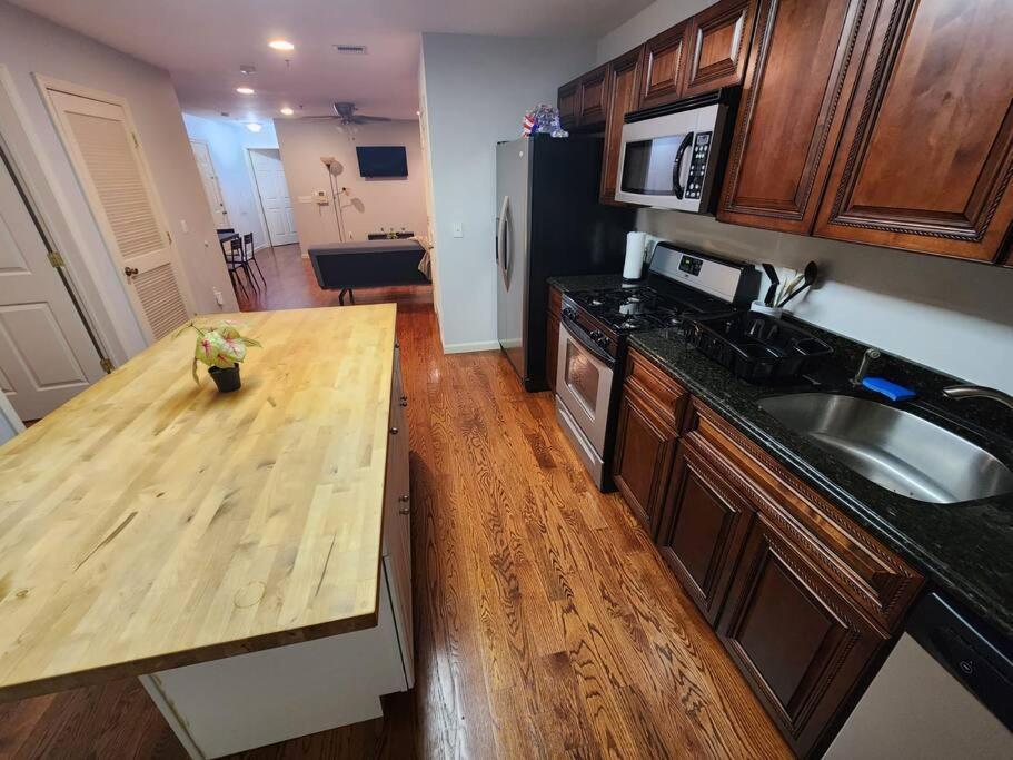 Luxury 2 Bed Apt, Mins To Nyc! Union City Eksteriør bilde