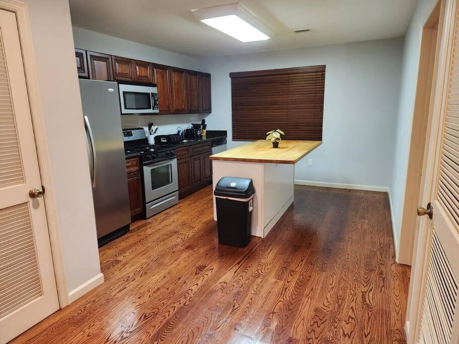 Luxury 2 Bed Apt, Mins To Nyc! Union City Eksteriør bilde